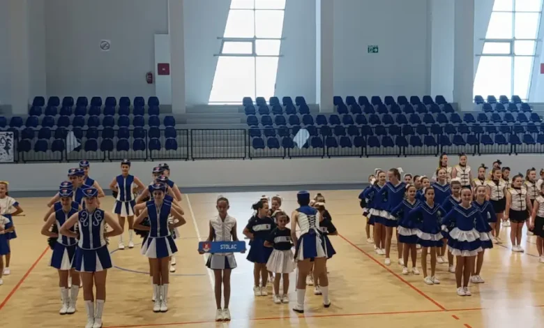 mažoretkinje u stocu